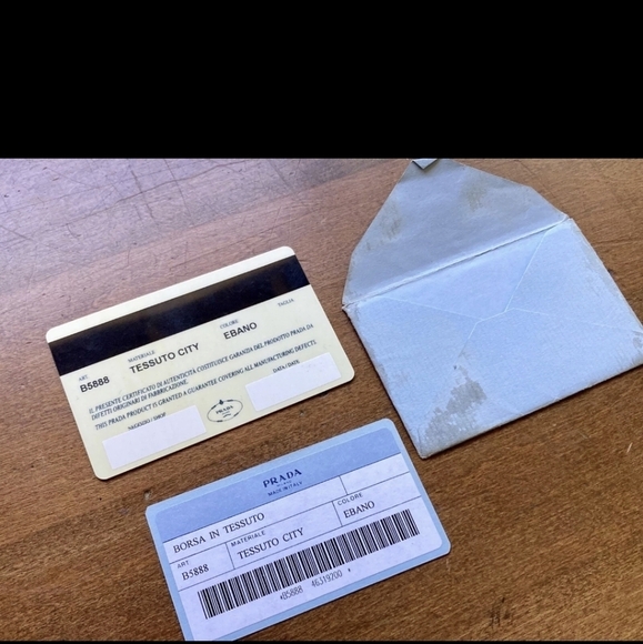 Authentic Prada handbag - Picture 3 of 13